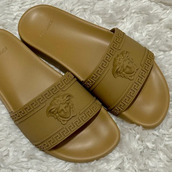 Versace tan Palazzo slides sandals size 39 - like new - Picture 5 of 7